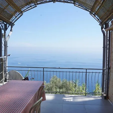 Total Sea View Grimaldi 아파트 *